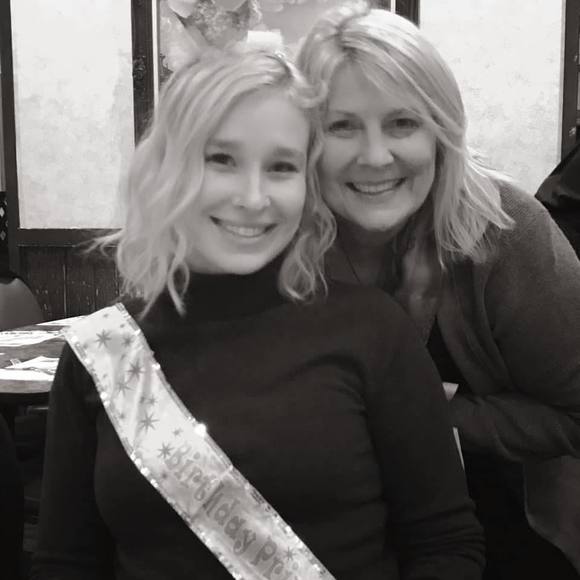 Meet your Posher, Renee - Picture 1 of 1